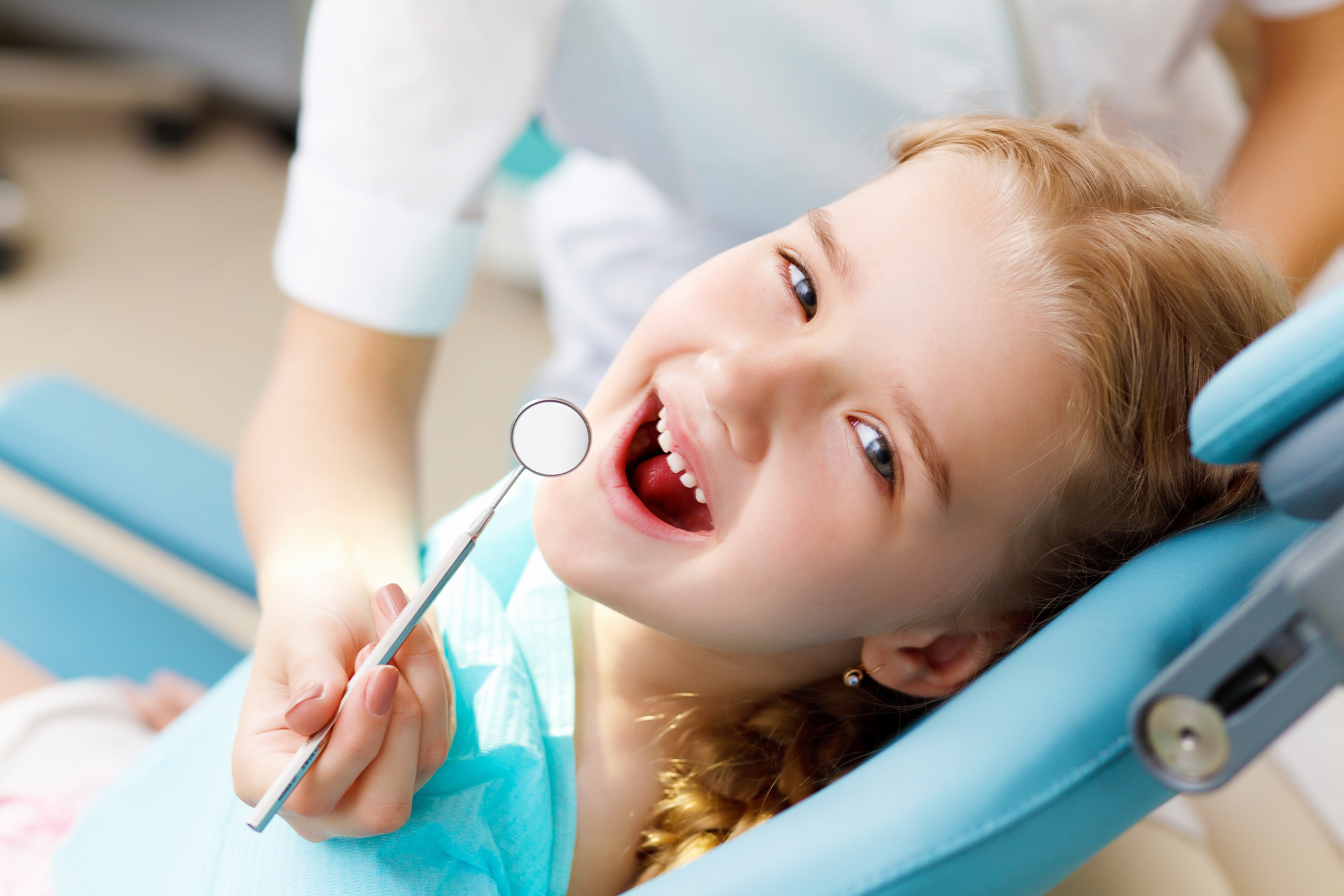 child at dentist